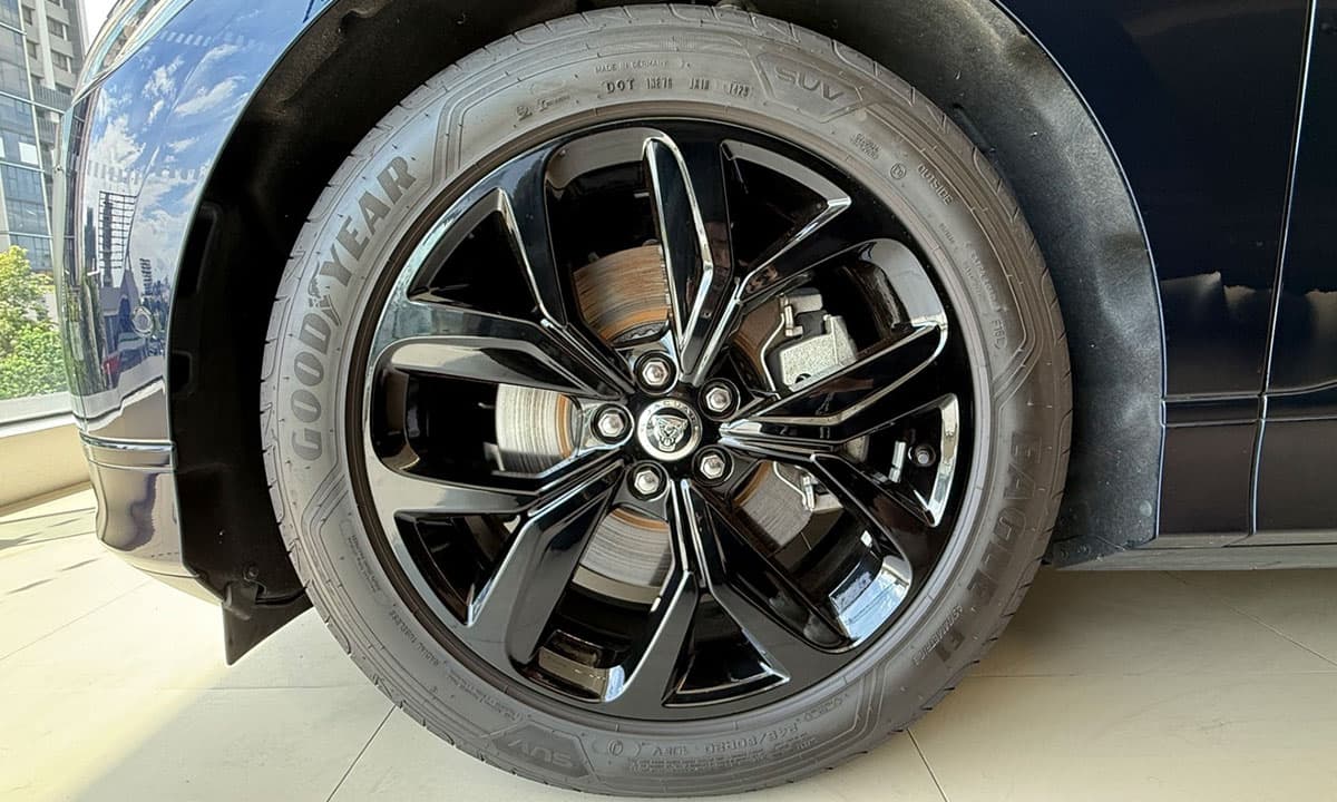 I-Pace EV400 R-Dynamic S