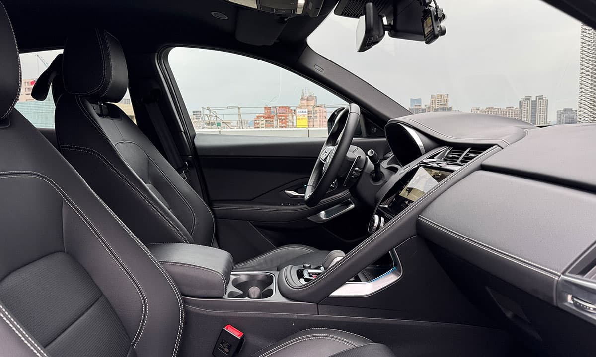 E-PACE P250 R-Dynamic S