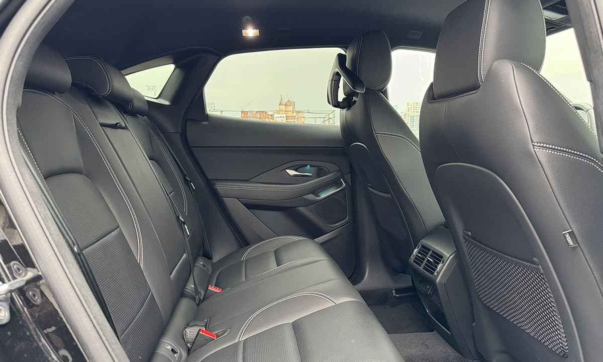 E-PACE P250 R-Dynamic S