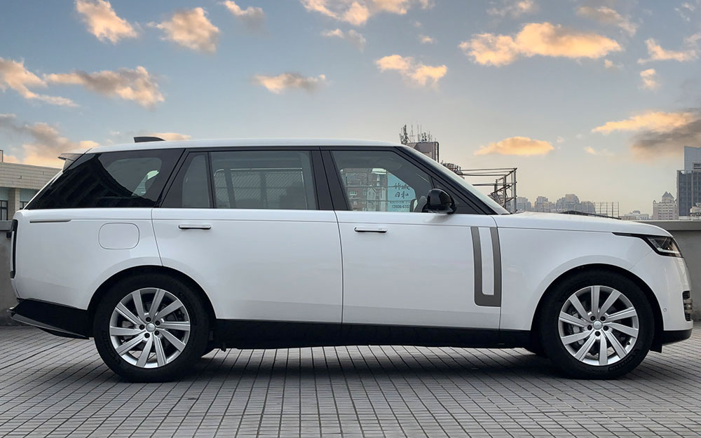 RANGE ROVER P400 HSE LWB