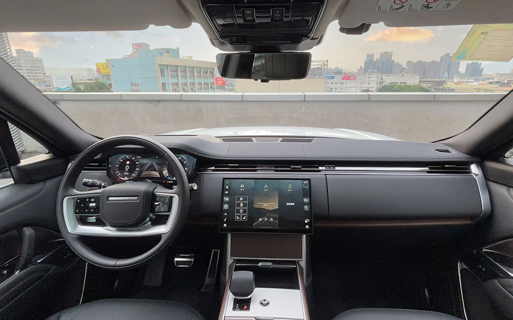 RANGE ROVER P400 HSE LWB