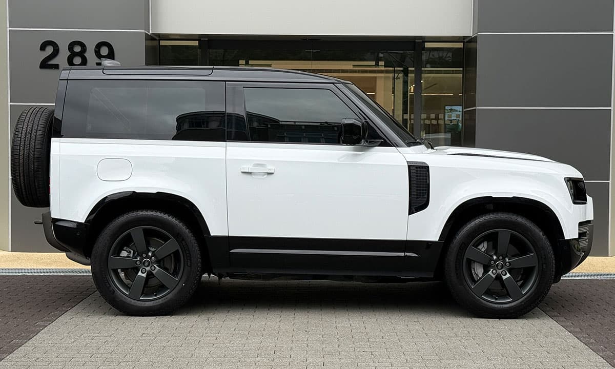 DEFENDER 90 D300 X-DYNAMIC HSE