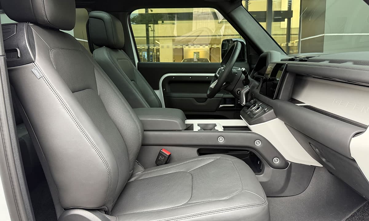 DEFENDER 90 D300 X-DYNAMIC HSE