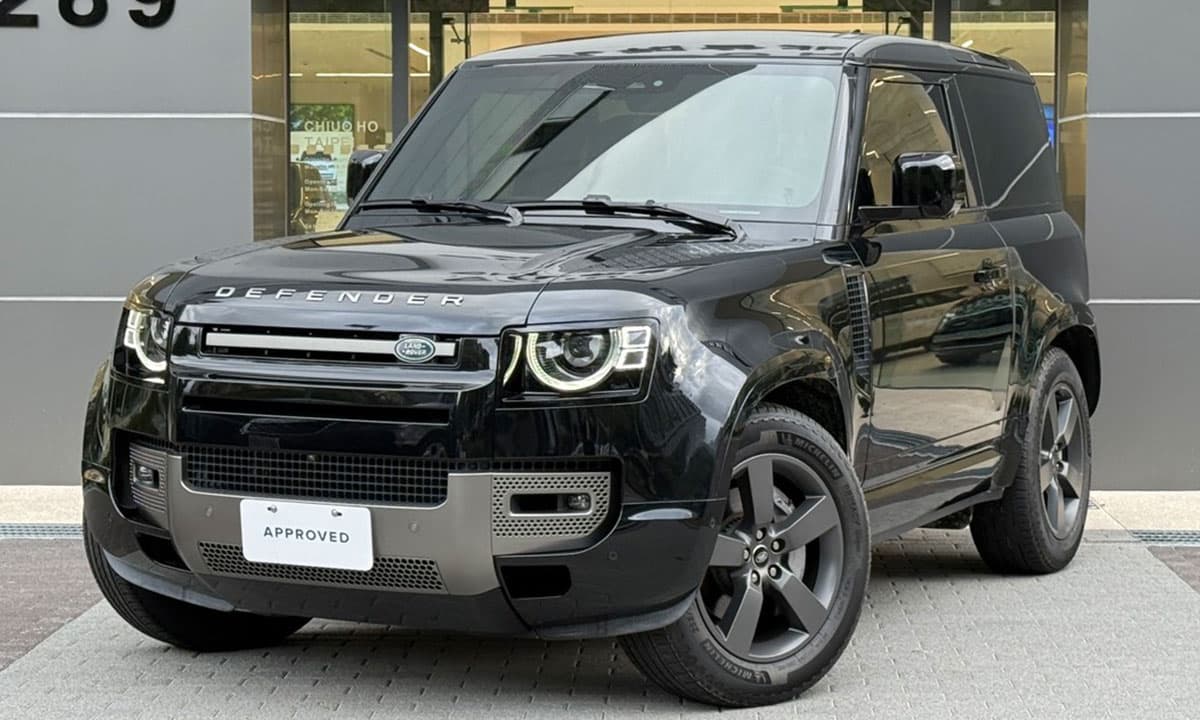 DEFENDER 90 D300 X-DYNAMIC HSE