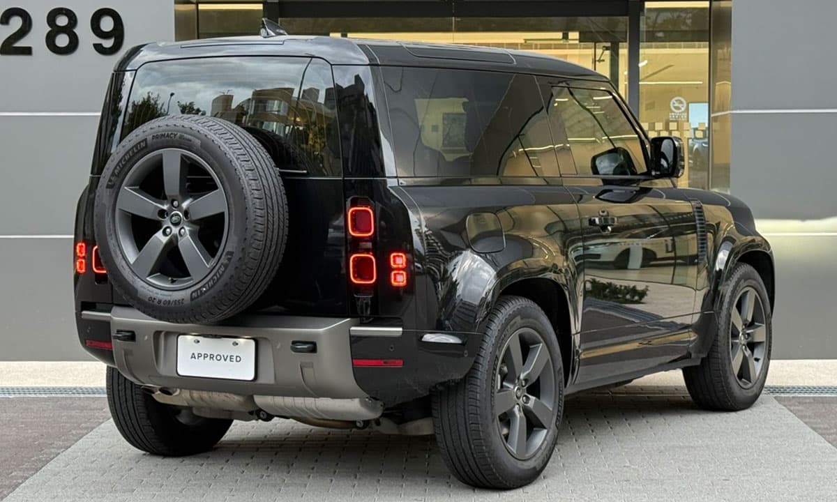 DEFENDER 90 D300 X-DYNAMIC HSE