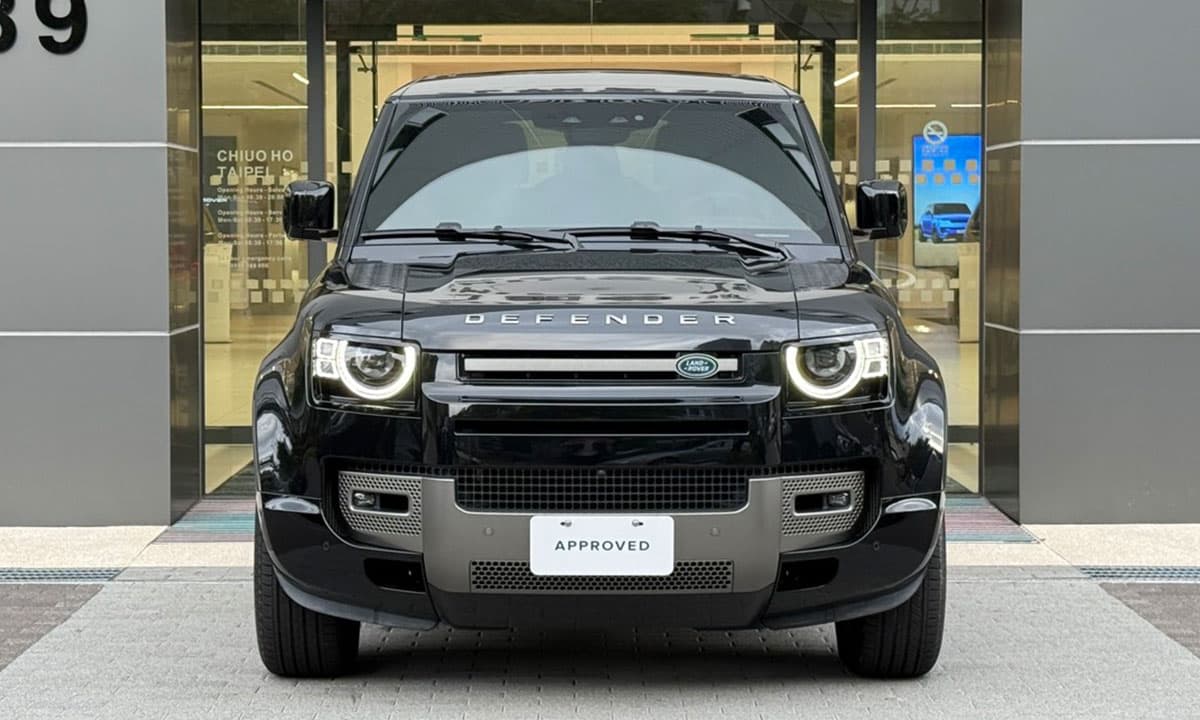 DEFENDER 90 D300 X-DYNAMIC HSE