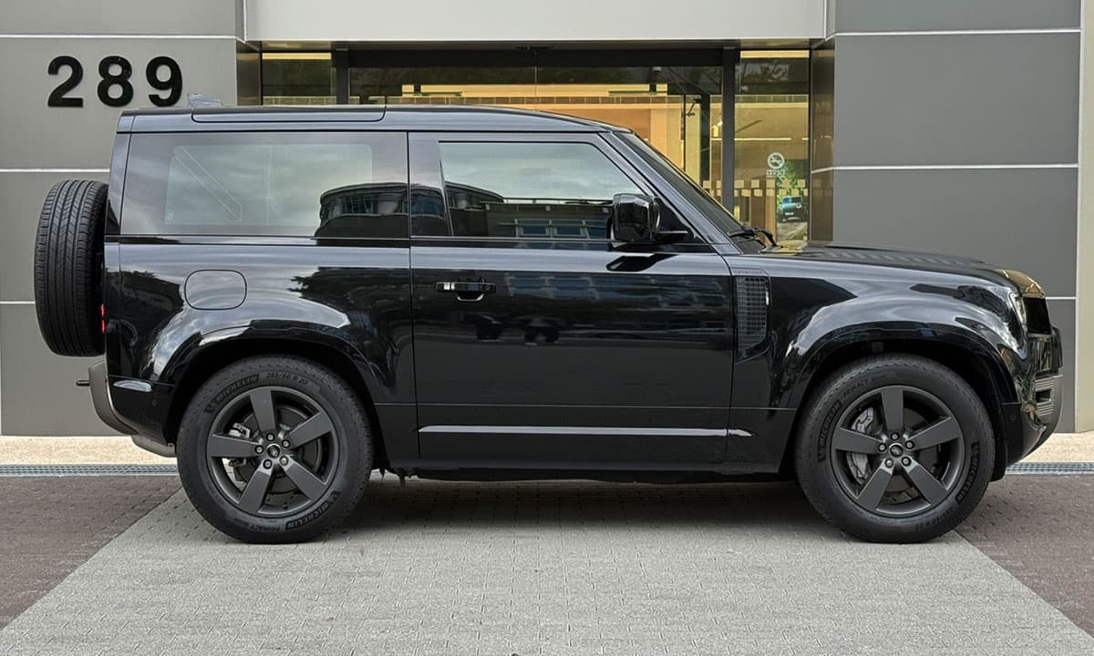 DEFENDER 90 D300 X-DYNAMIC HSE