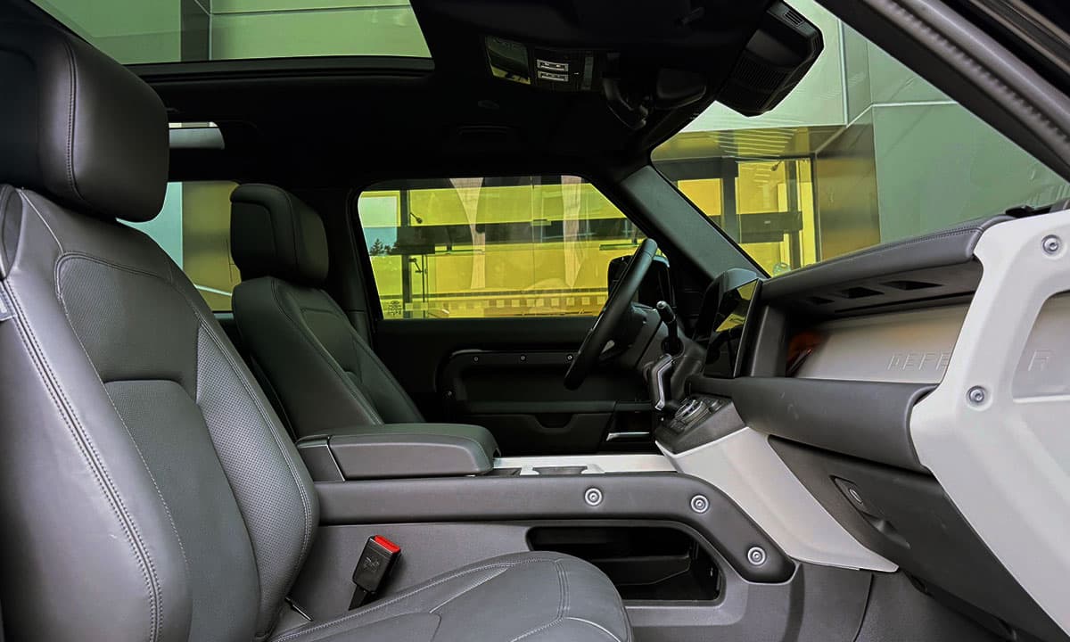 DEFENDER 90 D300 X-DYNAMIC HSE