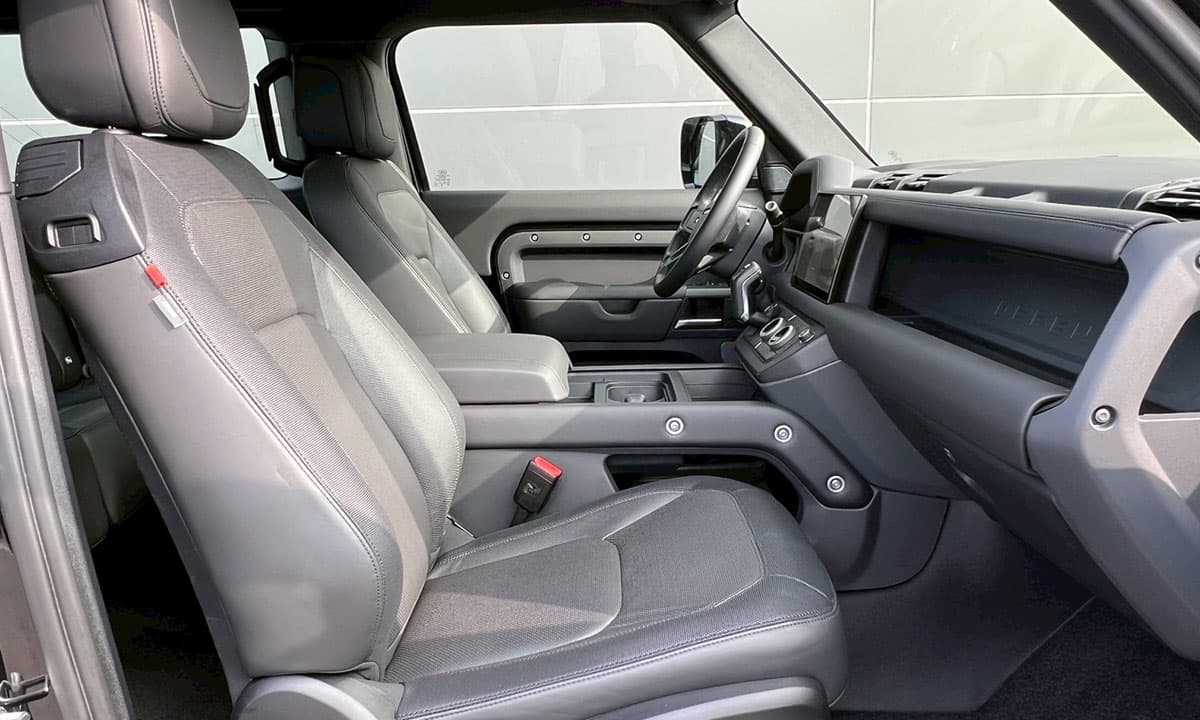 DEFENDER 90 D300 X-DYNAMIC HSE