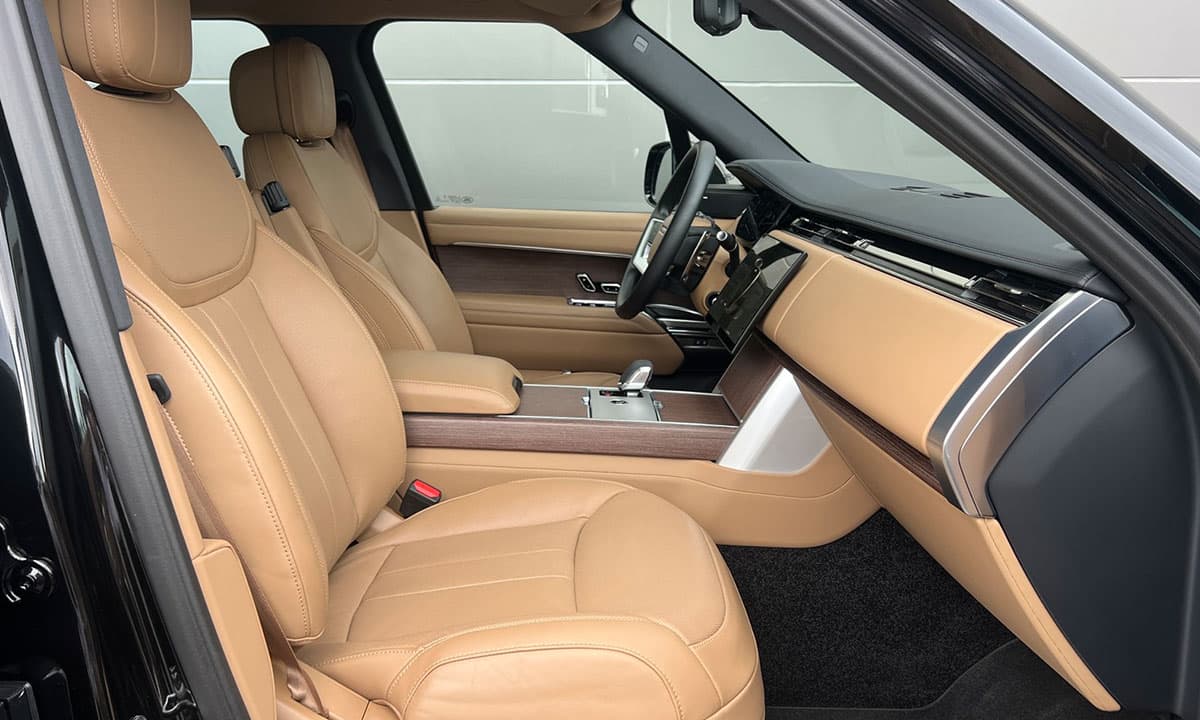 RANGE ROVER P400 SE SWB