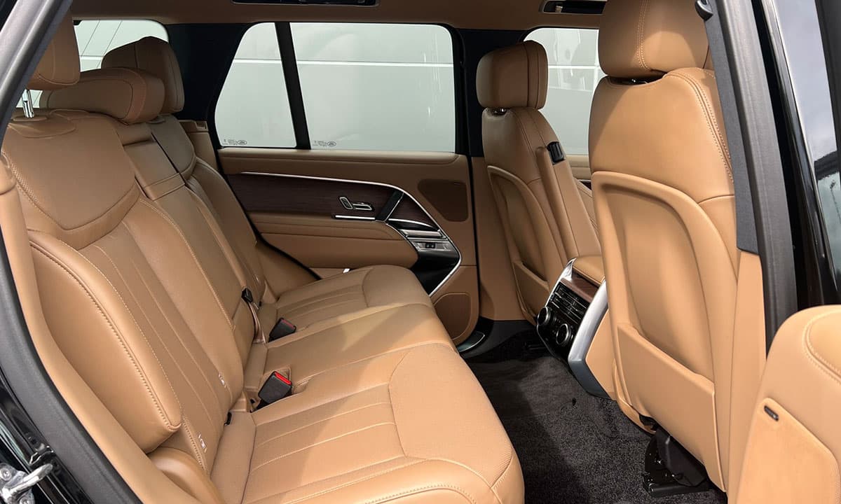 RANGE ROVER P400 SE SWB