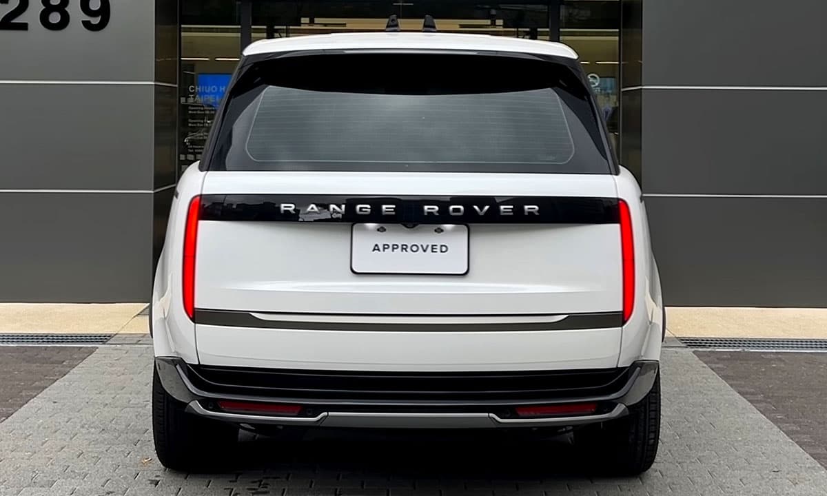 RANGE ROVER P400 SE SWB