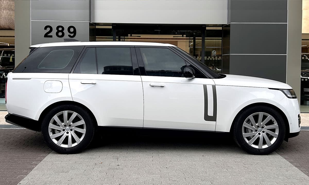 RANGE ROVER P400 SE SWB