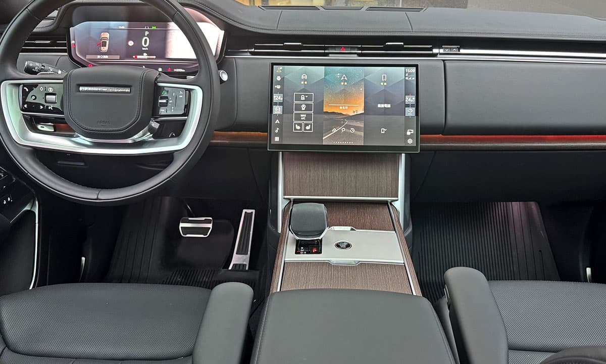 RANGE ROVER P400 SE SWB