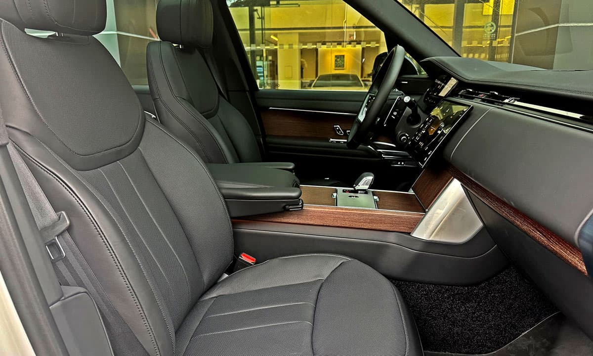 RANGE ROVER P400 SE SWB