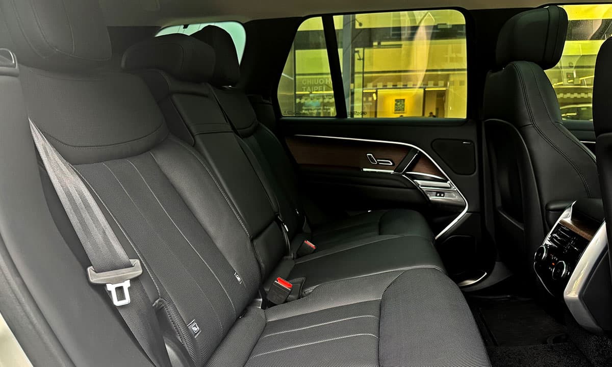 RANGE ROVER P400 SE SWB