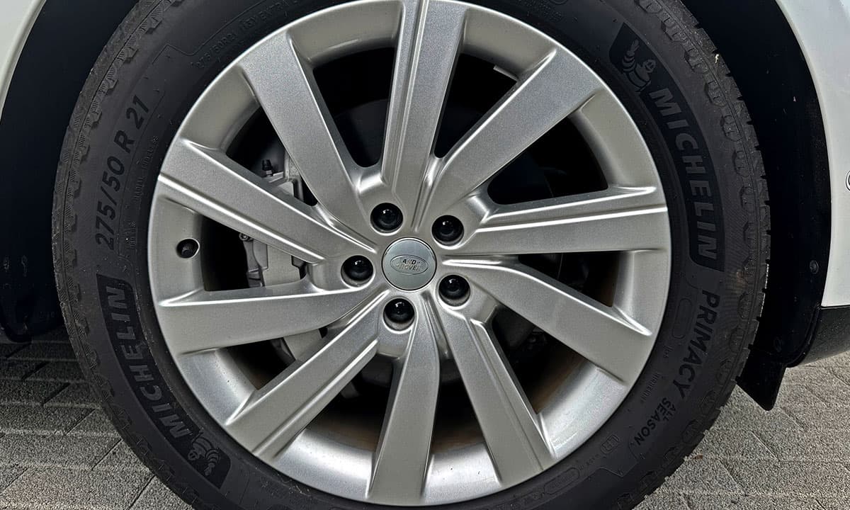 RANGE ROVER P400 SE SWB