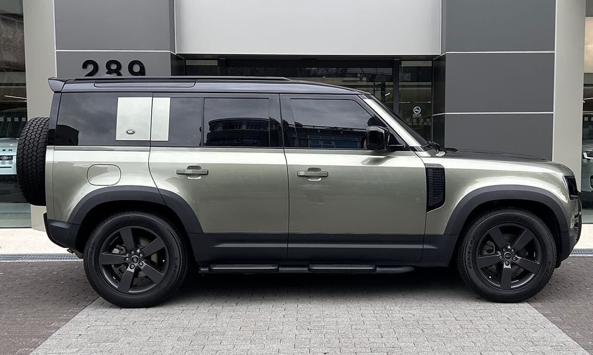 DEFENDER 110 P300 HSE