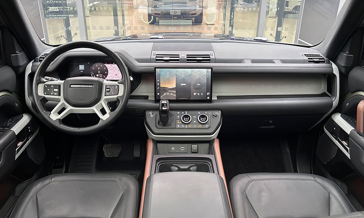 DEFENDER 110 P300 HSE