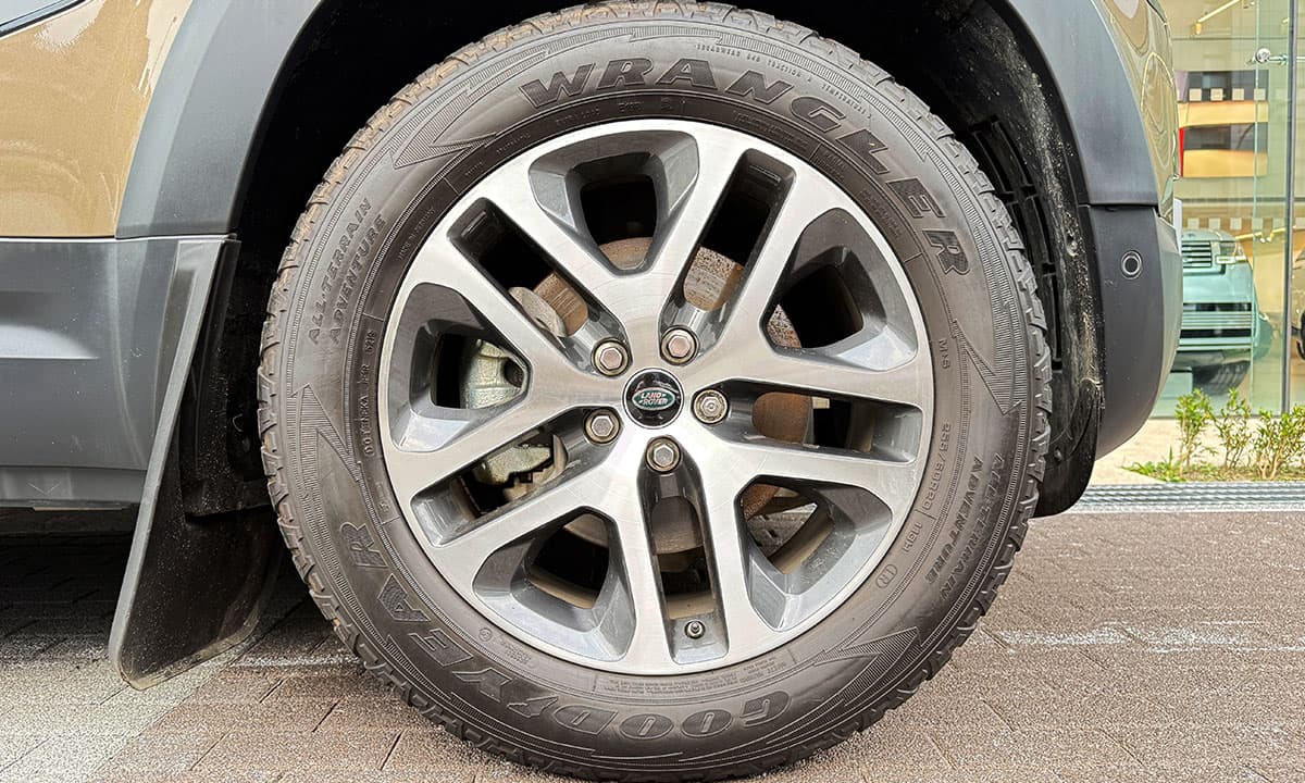 DEFENDER 110 P300 HSE