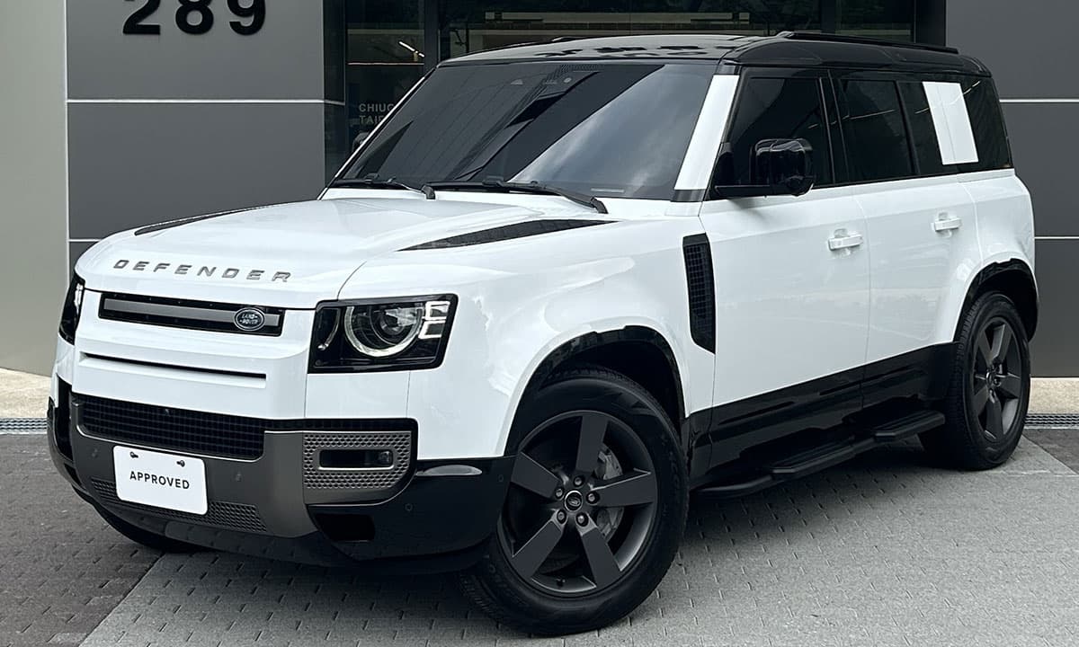DEFENDER 110 D300 X-DYNAMIC HSE