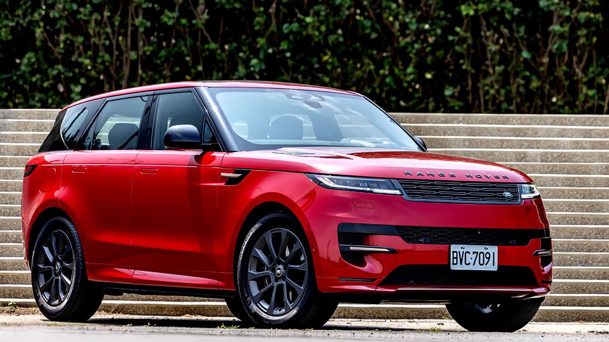 Range Rover Sport 以簡約線條與優越性能展現跑格獨具的非凡自信